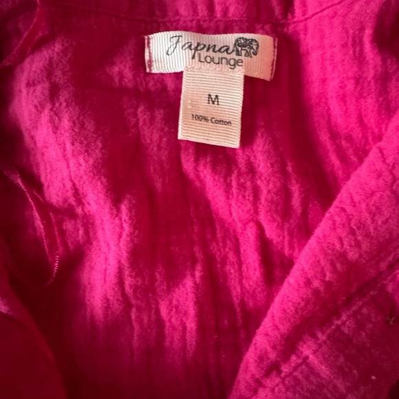 Pink Button-Up Shirt and Shorts Set l M - Picture 3 of 5